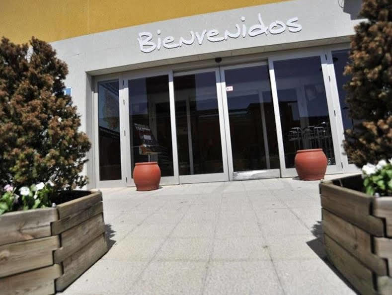 马德里钟楼阿尔卡拉德埃纳雷斯酒店 阿尔卡拉德荷那利斯 外观 照片